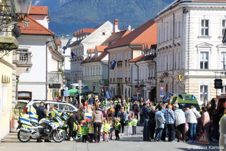 Tudi otroci kamniških šol in vrtcev so bili danes trajnostno povezavi  (140)